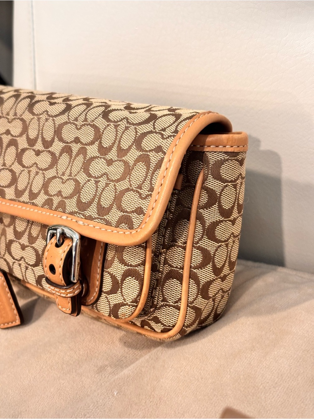 COACH Vintage Y2K Signature Canvas Buckle Waist Pouch (Style No. F77157) - Picture 5 of 16